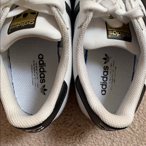 Adidas Original Superstar (men’s 7/woman’s 8) - Picture 7 of 9